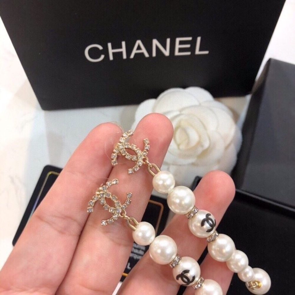 Chanel earrings - Picture 2 of 8